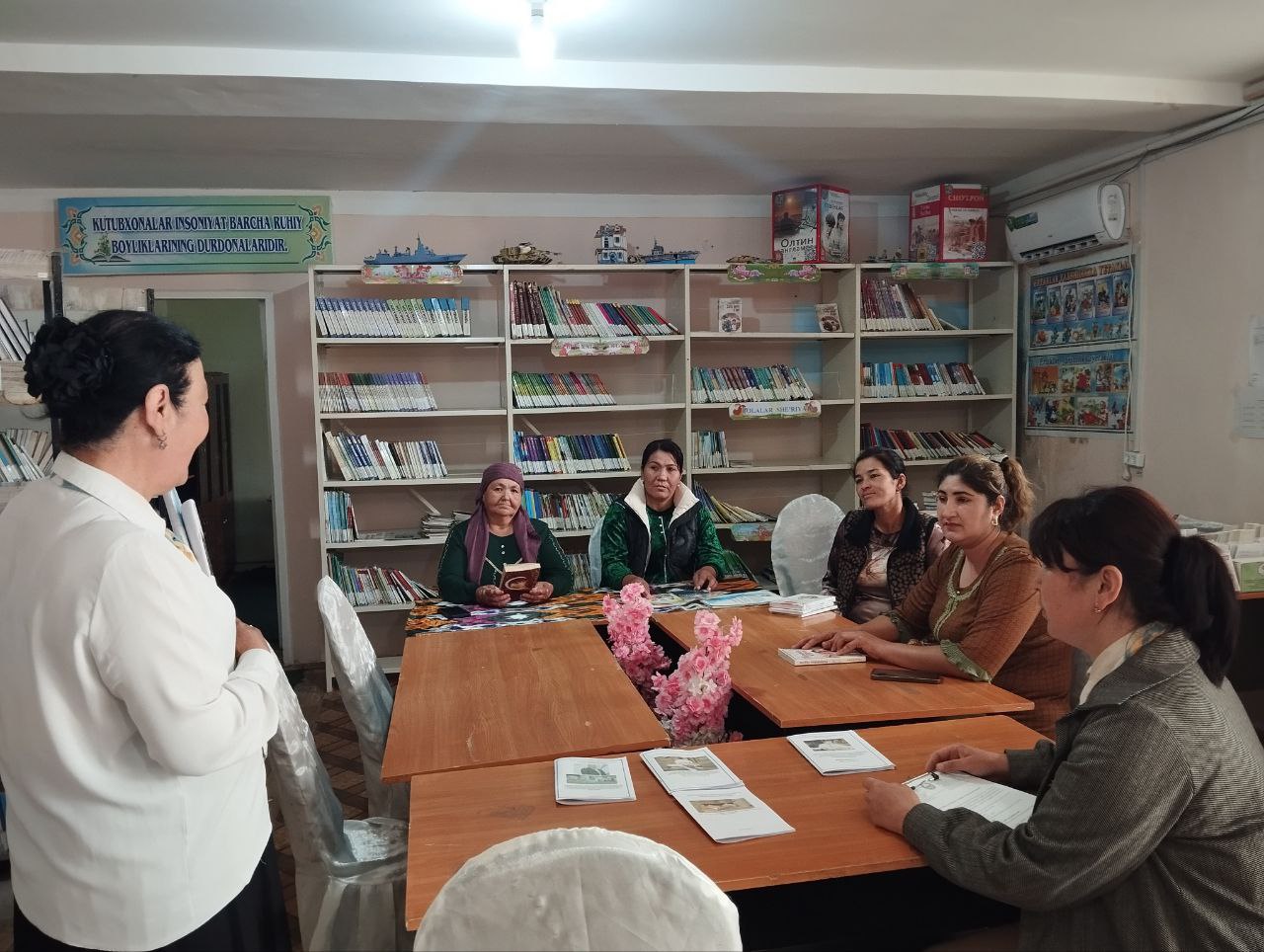 "Kitobxon onalar kuni"